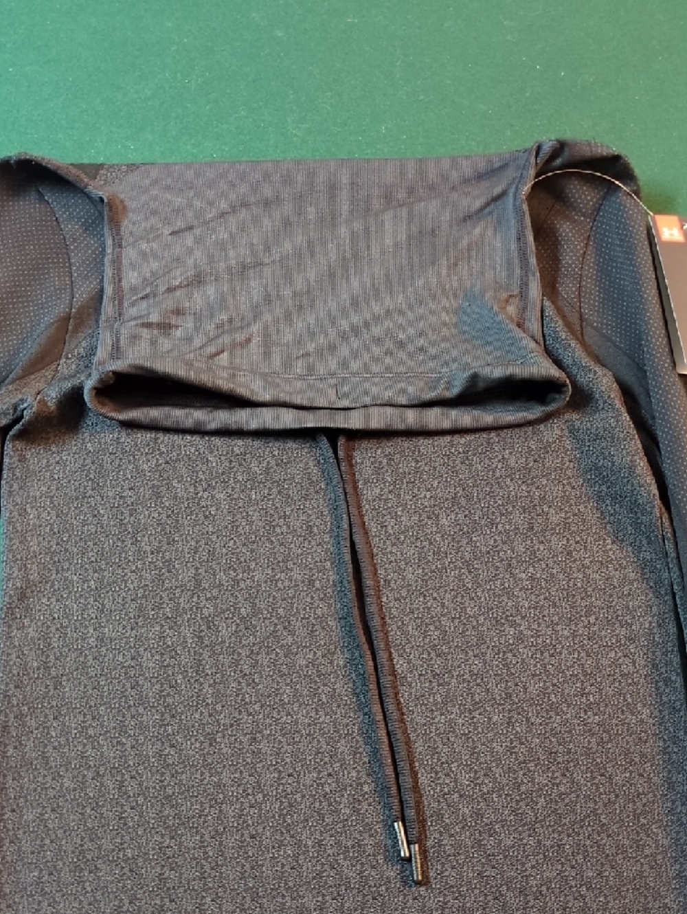 Under Armour Black & Gray Cowl-Neck Performance Pullover Heat Gear - Picture 11 of 14